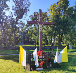 Przydrożny krzyż drewniany. Owińska, gmina Czerwonak. powiat poznański.