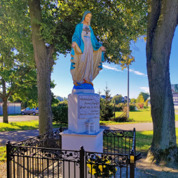 Figura Matki Bożej, 1947 r. Fundator: Stanisław Strugarek. Owińska, gmina Czerwonak. powiat poznański.