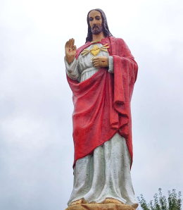 Figura Chrystusa na cokole. Plewiska, gmina Komorniki. powiat poznański.