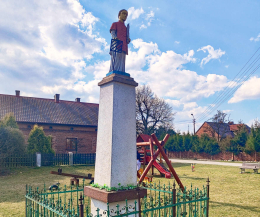 Figura Św. Wawrzyńca, 1946 z użyciem figury z 1871 r. Radzewo, gmina Kórnik. Powiat poznański, woj. wielkopolskie.
