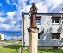 Przydrożna kapliczka kolumnowa z figurą Św. Antoniego z Padwy. Żydowo, gmina Rokietnica. Powiat poznański, woj. wielkopolskie.