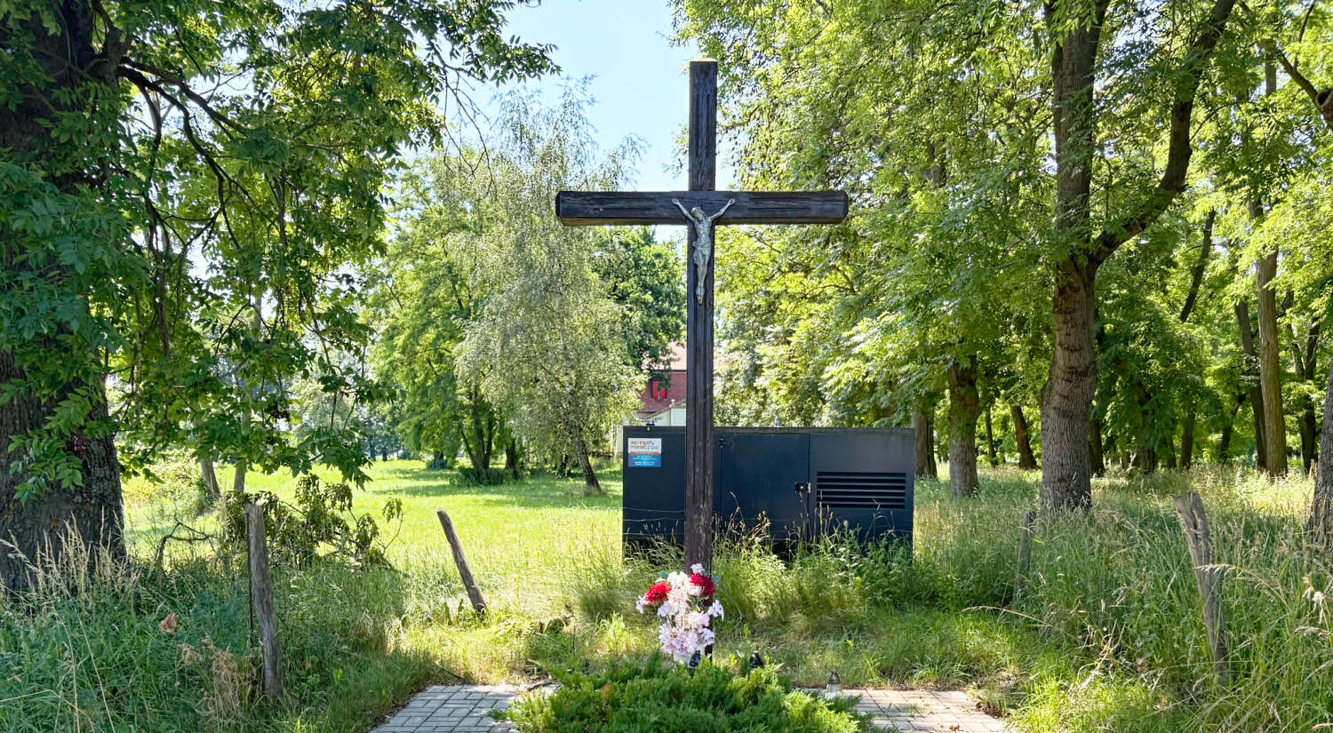 Krzyż drewniany Jarosławki, gmina Książ Wielkopolski, powiat Śremski, woj. wielkopolskie.