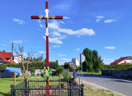 Krzyż metalowy, skrzyżowanie powstańców Wielkopolskich i Okrężnej. Ceradz Dolny, gmina Duszniki, powiat szamotulski, woj. wielkopolskie.