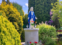 Figura Matki Bożej Sędzinko, gmina Duszniki, powiat szamotulski, woj. wielkopolskie.