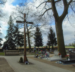 Krzyż wotywny na cmentarzu parafialnym. Gościeszyn, gmina Wolsztyn, powiat wolsztyński.