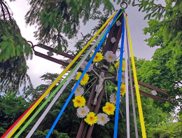 Przydrożny krzyż metalowy. Chrustowo, gmina Miłosław, powiat wrzesiński, woj. wielkopolskie.