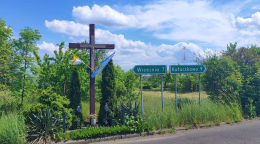 Przydrożny krzyż drewniany. Gozdowo, gmina Września, powiat wrzesiński, woj. wielkopolskie.
