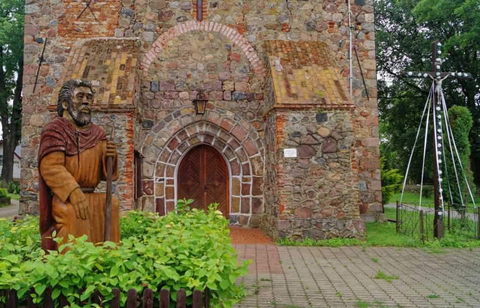 Rzeźba św. Tadeusza Judy patrona kościoła w Lubiczu. Lubicz, gmina Widuchowa.