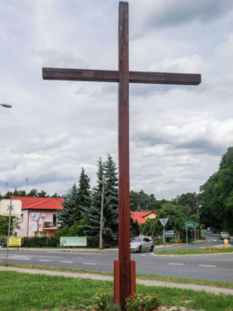 Krzyż przydrożny przy ul. Szczecińskiej. Pilchowo, gmina Police, powiat policki.