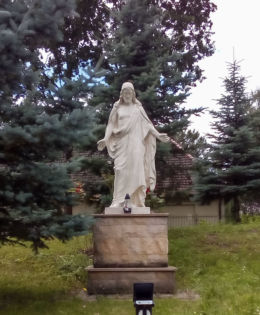 Figura Jezusa przy kościele pw. św. Brata Alberta, ulica Zegadłowicza. Szczeci, Głębokie, Szczecin.